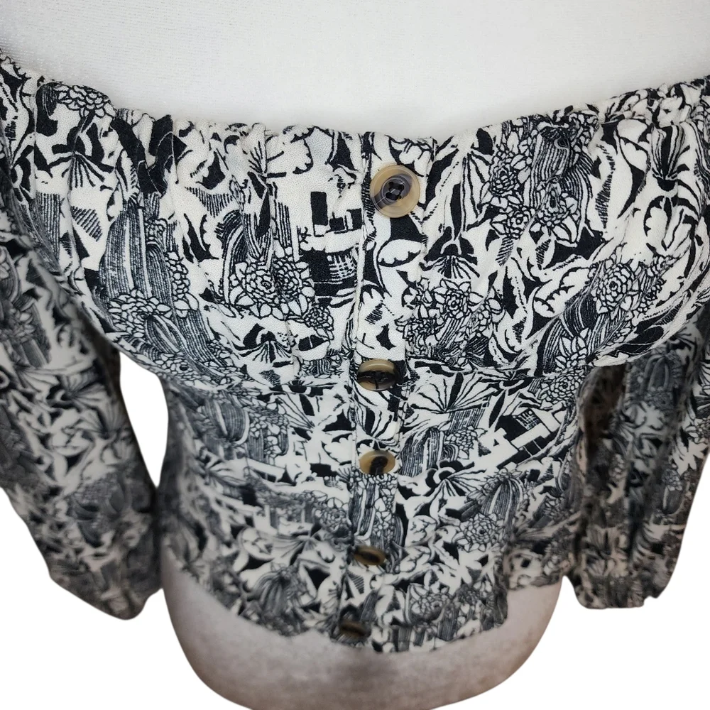 ASTR Smocked Corset Floral Top Square Neck Puff Sleeve Black White Size Medium